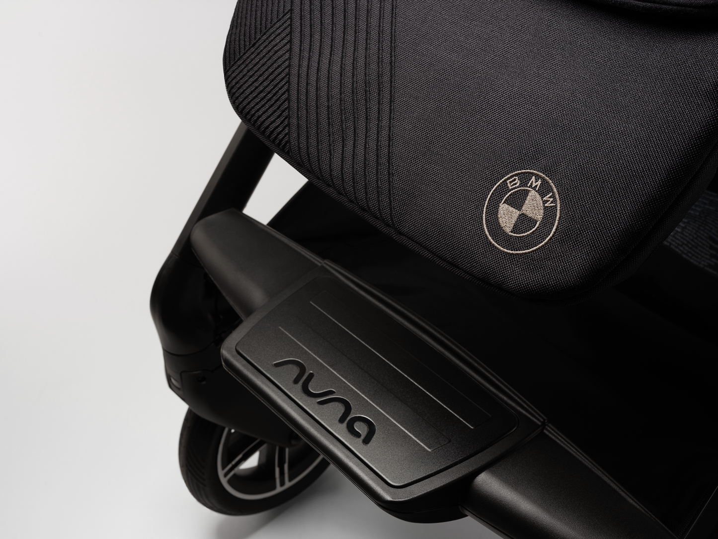 NUNA MIXX NEXT BMW ELEMENT W/Adapter, Apron, Rain cover
